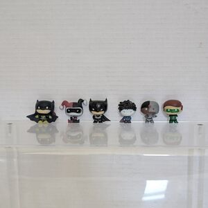 DC COMICS CHIBI FIGURE SUPERHERO lot Of 6. Used, may have imperfections and mark